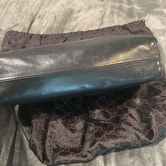 Gucci Elegant Black Leather Bag with Bamboo Handle - Picture 6 of 7